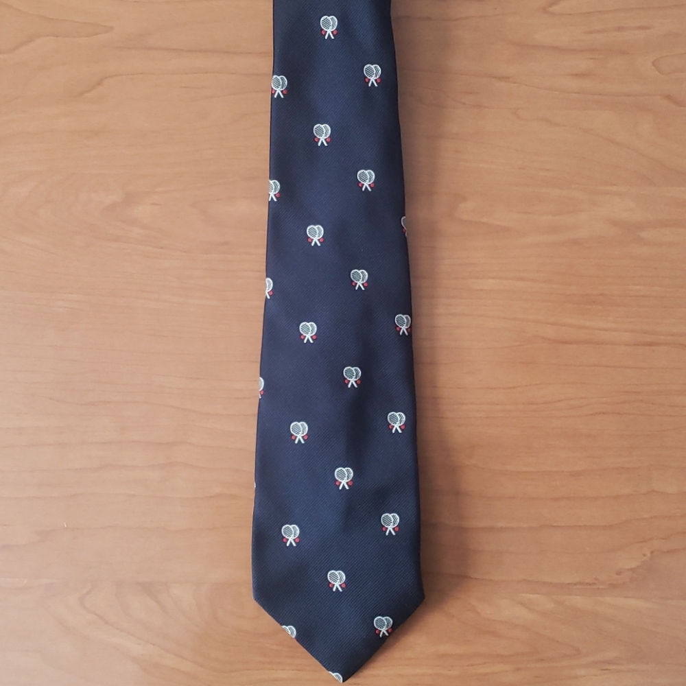 Men's novelty necktie.